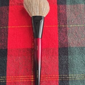 Face Pro Makeup Brush - Red